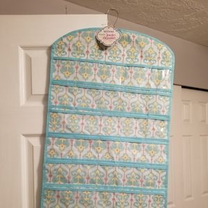 Hanging jewelry organizer